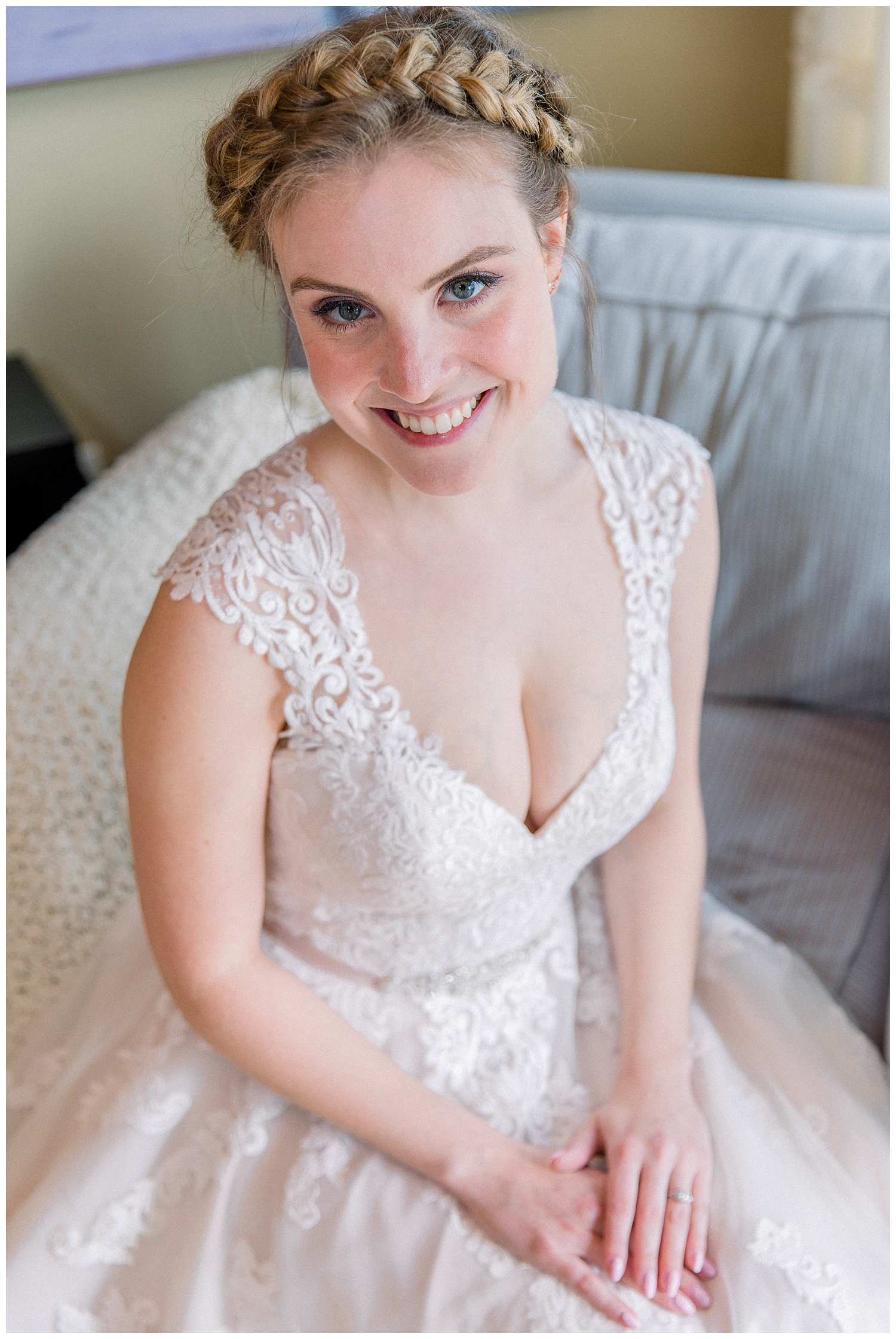 Goffstown, New Hampshire wedding at a private estate. Photography by Halie Olszowy.